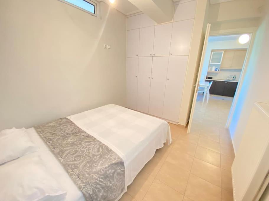 Cozy 2 Room Apartment With Garden Near Athens Air-Port Artemida  Exterior photo