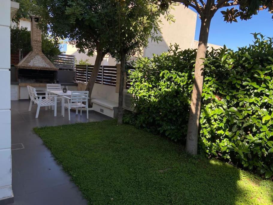 Cozy 2 Room Apartment With Garden Near Athens Air-Port Artemida  Exterior photo