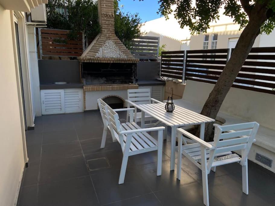 Cozy 2 Room Apartment With Garden Near Athens Air-Port Artemida  Exterior photo