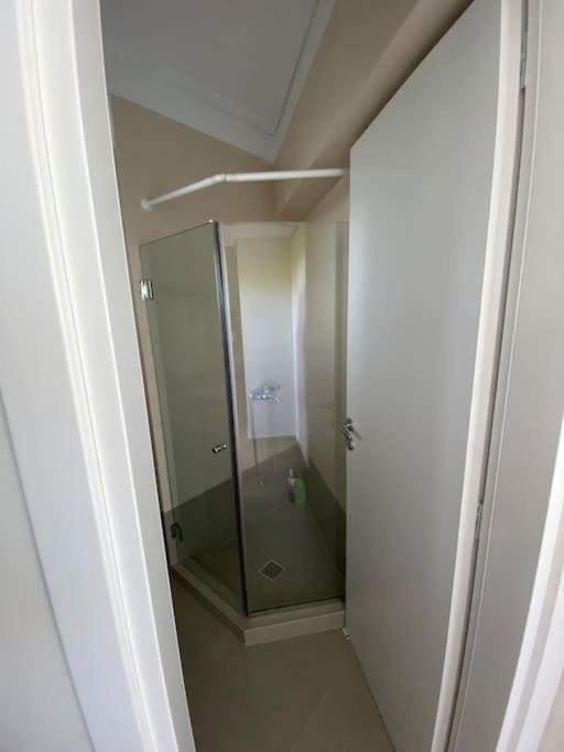 Cozy 2 Room Apartment With Garden Near Athens Air-Port Artemida  Exterior photo